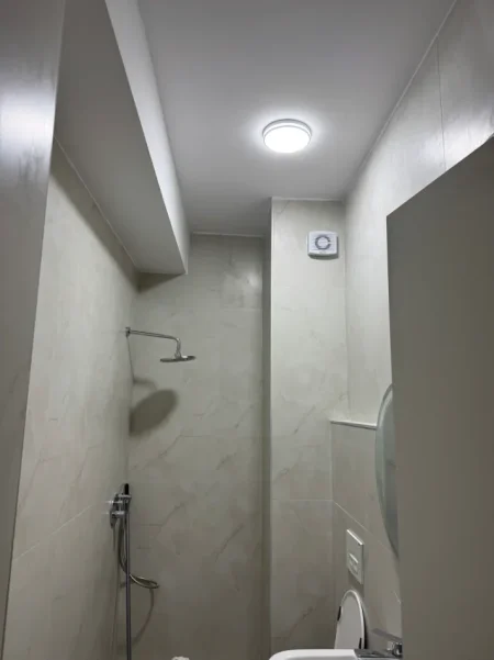 Tirane, jepet me qera apartament 1+1+Ballkon Kati 3, 60 m² 400 € (Pasho Hysa,Kompleksi Mangalem21)