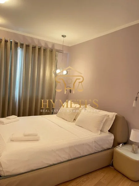 Tirane, jepet me qera apartament 3+1+Ballkon Kati 10, 180 m² 2.200 € (prane Stadiumit Air Albania)