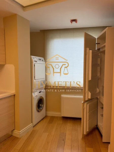 Tirane, jepet me qera apartament 3+1+Ballkon Kati 10, 180 m² 2.200 € (prane Stadiumit Air Albania)