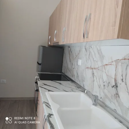 Tirane, jepet me qera apartament 1+1+Ballkon Kati 2, 62 m² 350 € (Rruga aleks caci)