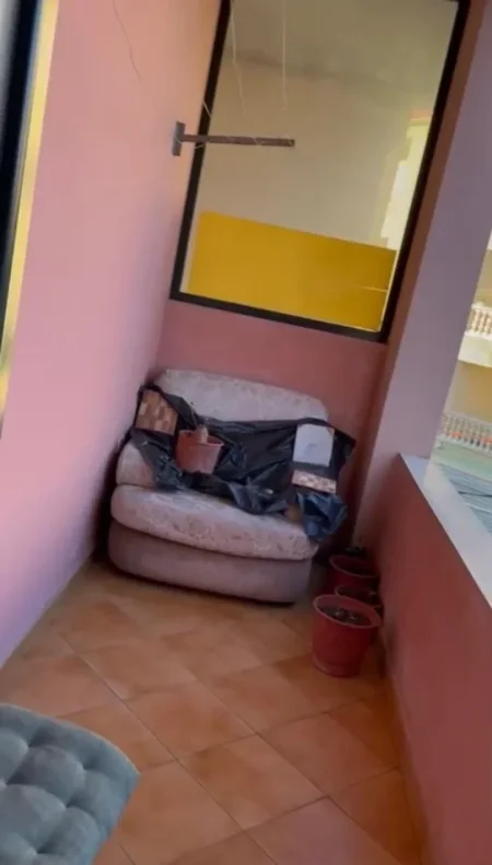 Tirane, jepet me qera apartament 1+1+Aneks+Ballkon Kati 3, 70 m² 400 € 