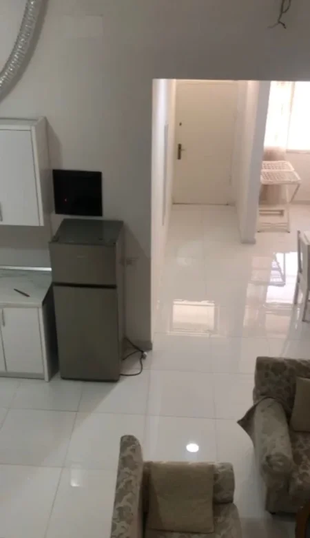 Tirane, jepet me qera apartament Dublex Kati 1, 50 m² 350 € 