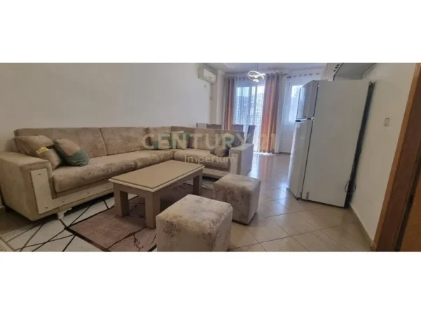 Tirane, jepet me qera apartament 2+1 Kati 2, 88 m² 500 € (astiri)