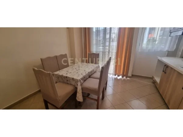 Tirane, jepet me qera apartament 2+1 Kati 2, 88 m² 500 € (astiri)
