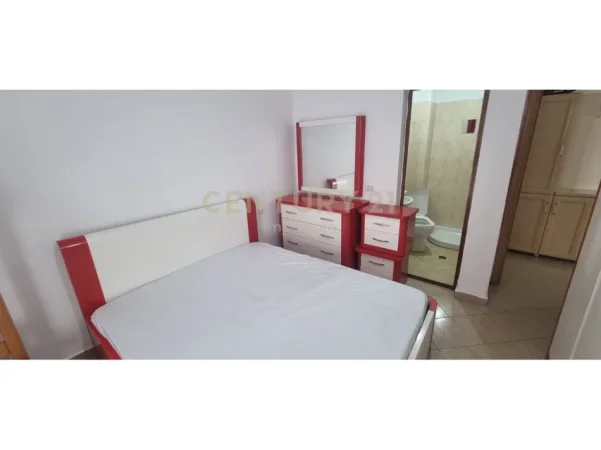 Tirane, jepet me qera apartament 2+1 Kati 2, 88 m² 500 € (astiri)