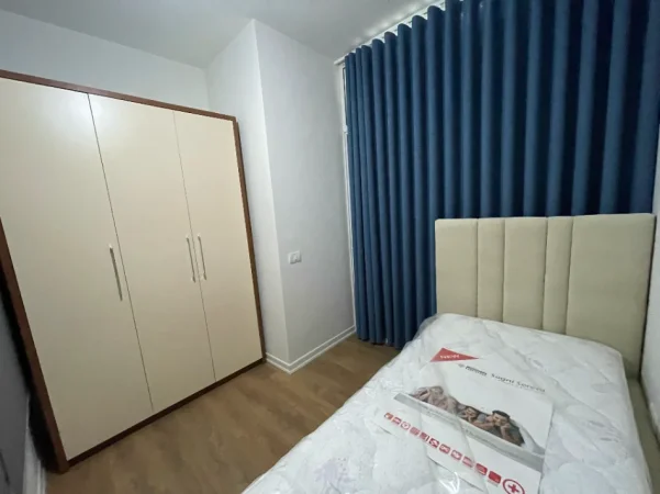 Tirane, jepet me qera apartament 2+1 Kati 4, 450 € (Astir)
