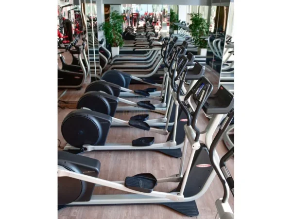 Tirane, shitet ambjent biznesi Kati 0, 422 m² (Kopshti Botanik)