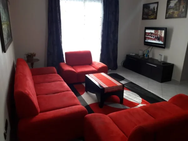 Tirane, jepet me qera apartament 2+1 Kati 4, 84 m² 400 €