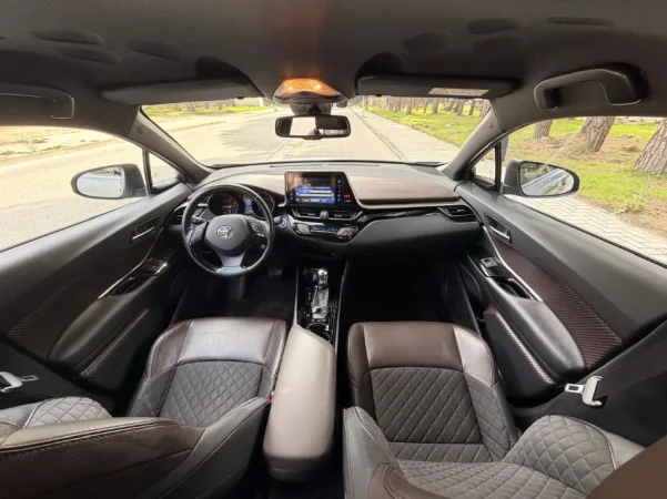 Vlore, jap me qera makine Toyota C-HR Hibride benzine, automatik Kondicioner 45 €