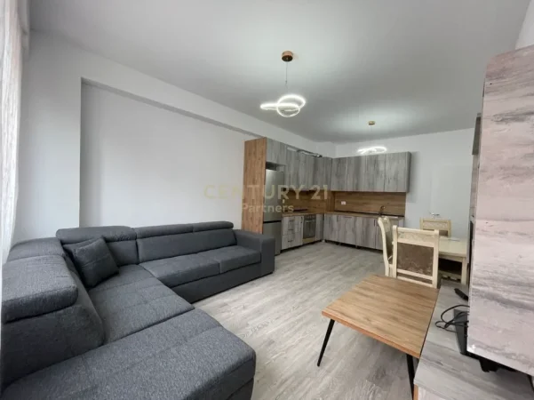 Tirane, jepet me qera apartament 1+1+Ballkon Kati 5, 76 m² 480 € (astiri)
