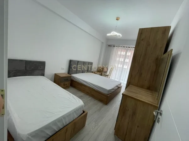 Tirane, jepet me qera apartament 1+1+Ballkon Kati 5, 76 m² 480 € (astiri)