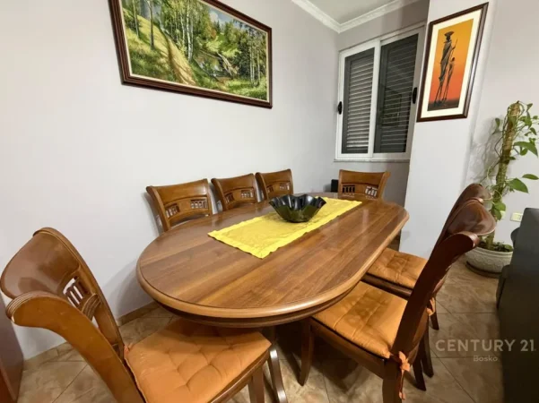 Tirane, jepet me qera apartament 1+1 Kati 3, 85 m² 500 € (don bosko)