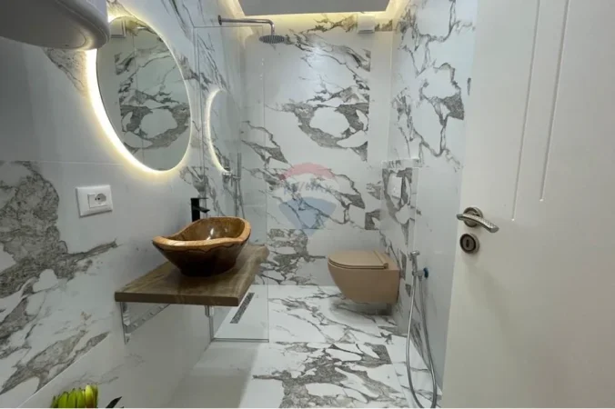 Tirane, shitet apartament , 88 m² 285.000 € 