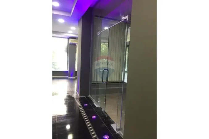 Tirane, shitet dyqan , 58 m² 199.000 € 