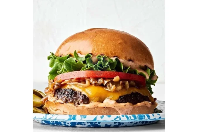 Tirane, shitet bar-resorant , 200 m² 200.000 € 