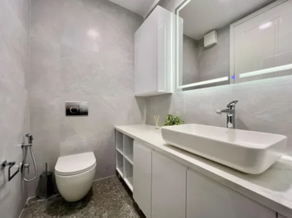 Tirane, jepet me qera apartament 2+1 Kati 7, 155 m² 2.300 € (Perballe viles Enver , Ish blloku)