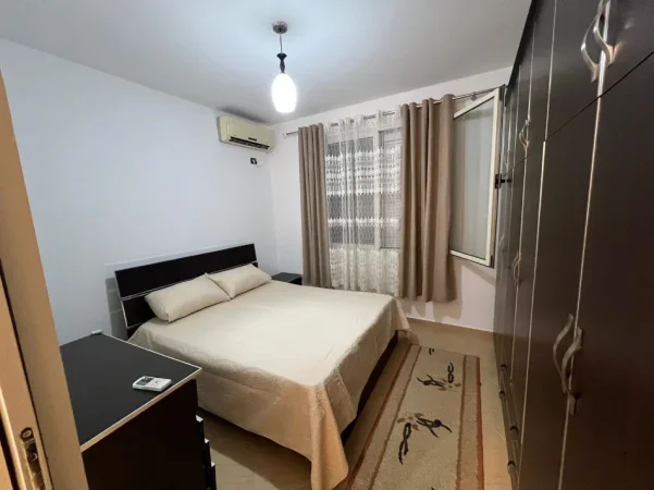Tirane, jepet me qera apartament 2+1+Ballkon Kati 7, 450 € (Apartament 2+1 Per Qera Astir I Mobiluar)