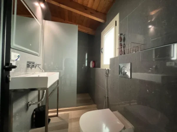 Vlore, jepet me qera hotel , 13.500 € (Dhermi)