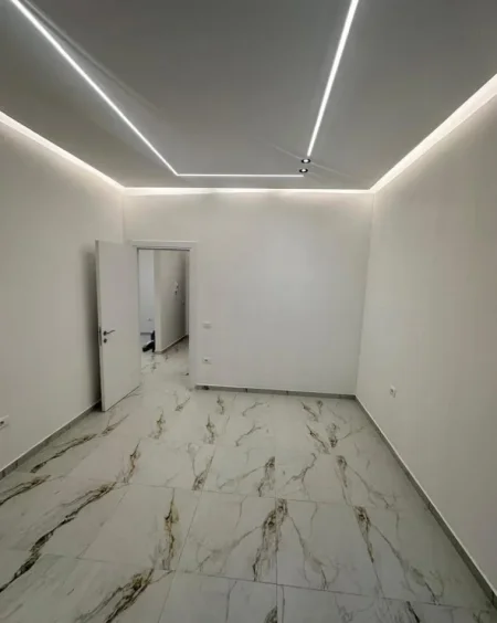 Tirane, jepet me qera ambjent biznesi Kati 1, 70 m² 600 € (Bulevardi Migjeni)
