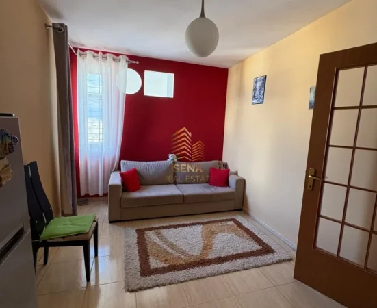 Tirane, jepet me qera apartament 1+1+Ballkon Kati 12, 65 m² 550 € (Rruga e Kavajes)