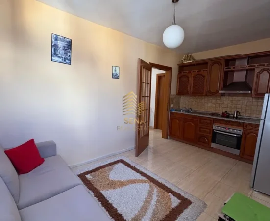 Tirane, jepet me qera apartament 1+1+Ballkon Kati 12, 65 m² 550 € (Rruga e Kavajes)