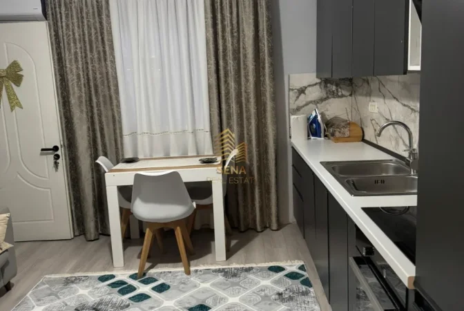Tirane, jepet me qera apartament 1+1 Kati 1, 50 m² 430 € (Shkolla e Bashkuar)