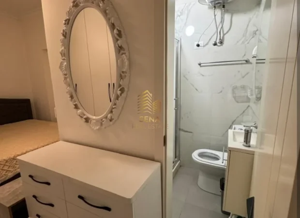 Tirane, jepet me qera apartament 1+1 Kati 1, 50 m² 430 € (Shkolla e Bashkuar)
