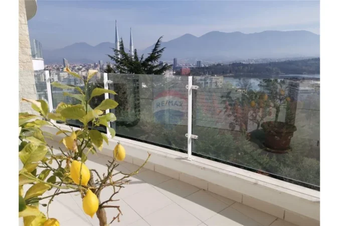 Tirane, jepet me qera apartament 2+1 , 108 m² 1.000 € 