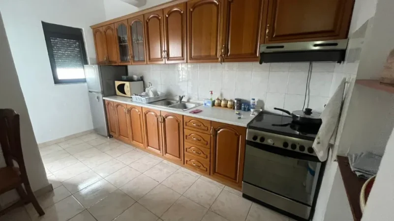 Durres, jepet me qera apartament 2+1 Kati 3, 75 m² 300 € 