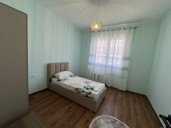Tirane, jepet me qera apartament 2+1 Kati 5, 550 € 