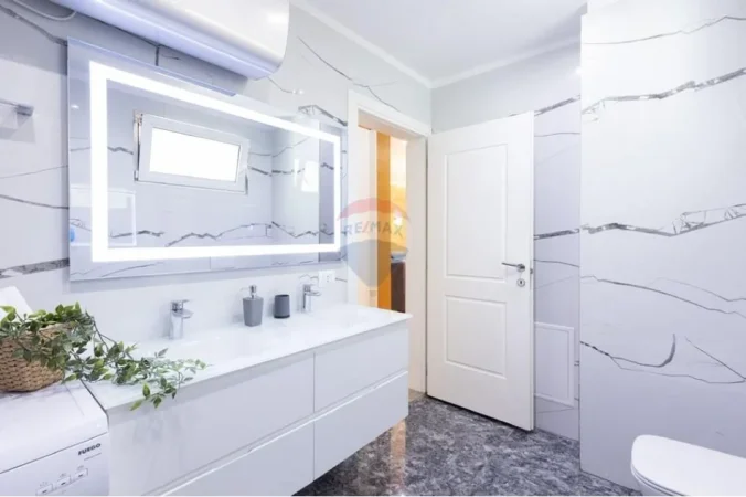 Tirane, shitet apartament 2+1 Kati 2, 105 m² 260.000 € 