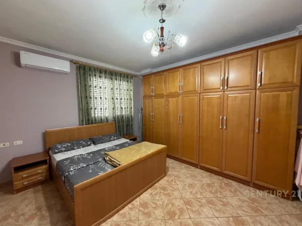 Tirane, jepet me qera apartament 1+1 Kati 3, 85 m² 500 € (Don Bosko)