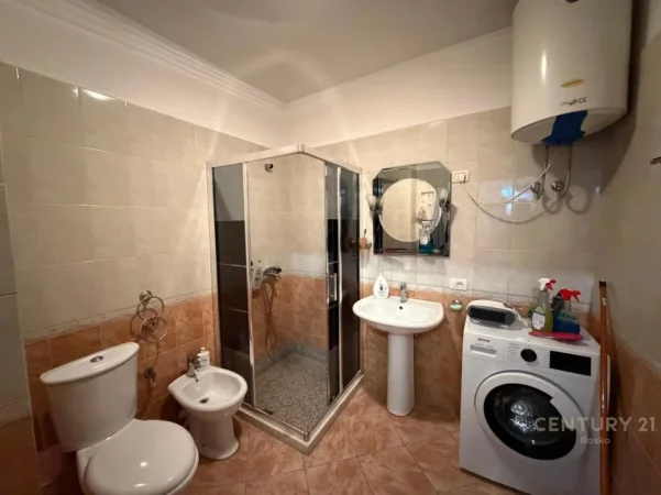 Tirane, jepet me qera apartament 1+1 Kati 3, 85 m² 500 € (Don Bosko)