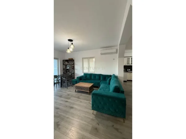 Durres, jepet me qera Vile 2+1 Kati 2, 112 m² 440 € 