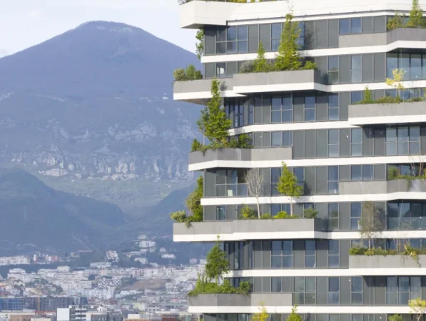 Tirane, jepet me qera zyre Kati 9, 100 m² 3.500 € (Vertical Forest)