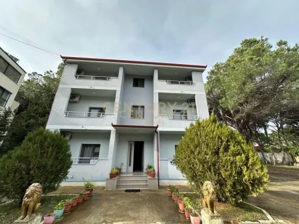 Durres, jepet me qera ambjent biznesi Kati 3, 439 m² 3.500 € 