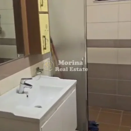 Tirane, jepet me qera apartament 2+1 Kati 1, 118 m² 600 € (Rruga e Elbasanit)