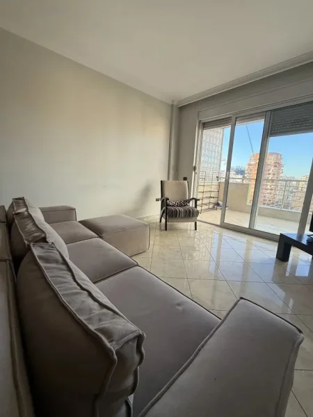 Tirane, jepet me qera apartament 2+1+Ballkon Kati 9, 100 m² 800 € (Blloku)