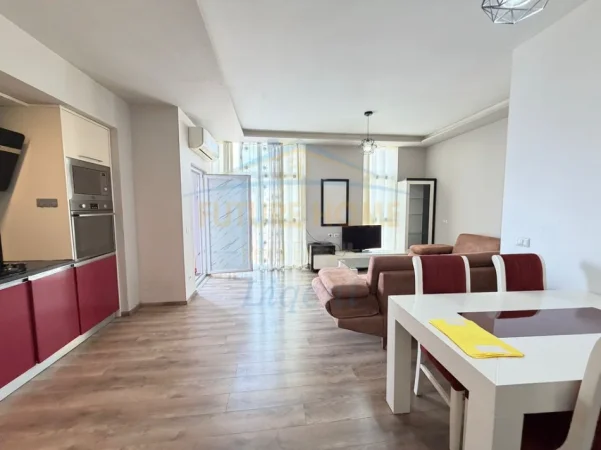 Tirane, jepet me qera apartament 1+1+Ballkon Kati 6, 92 m² 530 € (Unaza e re)