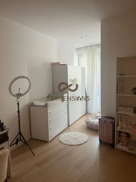 Tirane, shitet apartament 2+1+Ballkon Kati 3, 126 m² 262.500 € (liqeni i thate)