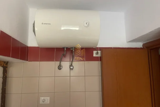 Tirane, jepet me qera apartament 1+1 Kati 2, 70 m² 450 € (Brryli)