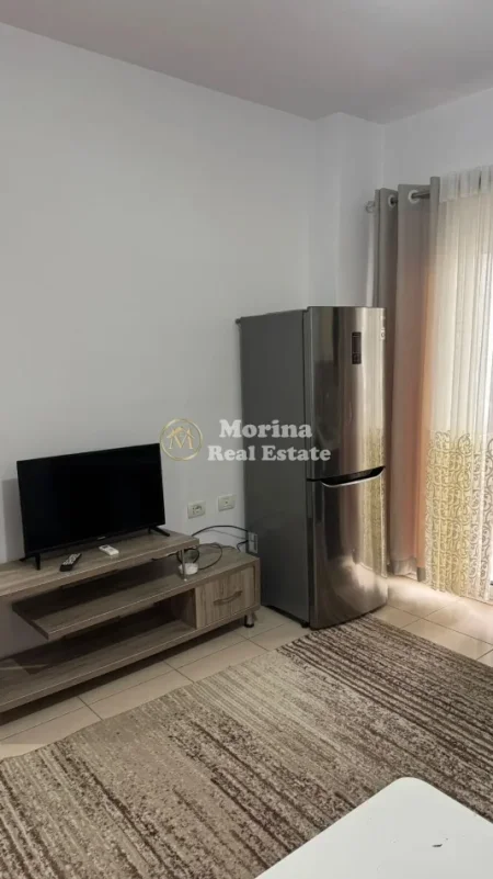 Tirane, jepet me qera apartament 1+1 Kati 1, 65 m² 500 € (5 Maji)