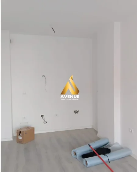 Tirane, jepet me qera apartament 1+1+post Parkimi Kati 4, 62 m² 550 € (Rruga Dritan Hoxha)