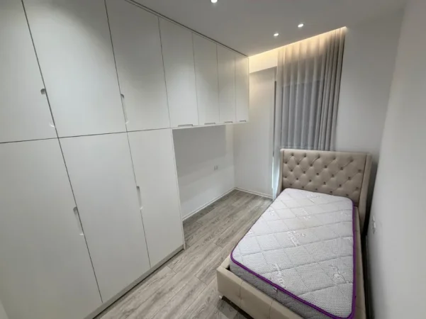 Tirane, jepet me qera apartament 2+1 Kati 9, 