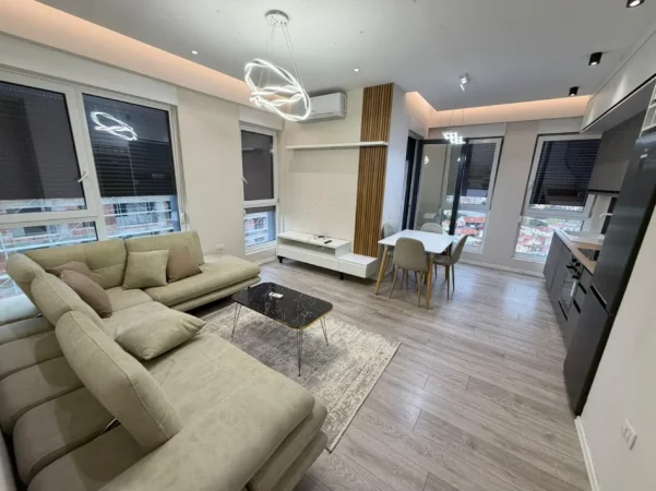 Tirane, jepet me qera apartament 2+1 Kati 9, 