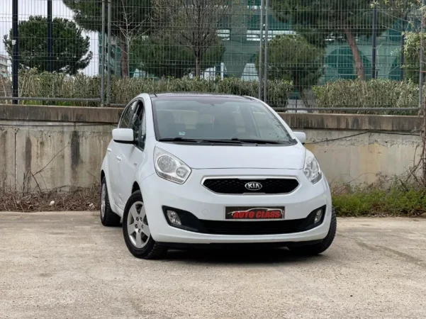 Tirane, shes makine KIA VENGA Benzin+Gaz, e bardhë manuale Klima 228.000 km 4.700 €