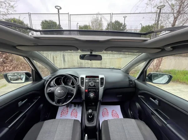 Tirane, shes makine KIA VENGA Benzin+Gaz, e bardhë manuale Klima 228.000 km 4.700 €