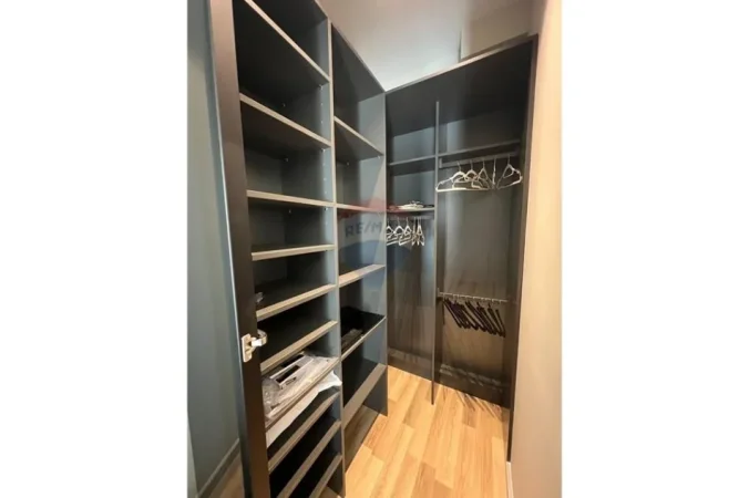 Tirane, jepet me qera apartament 1+1 , 70 m² 1.300 € 