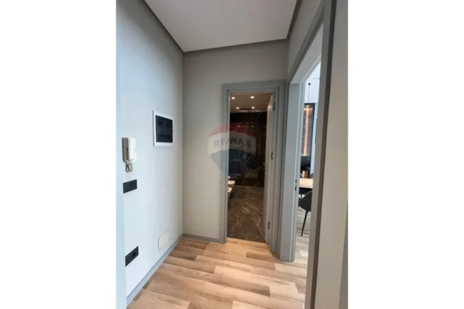 Tirane, jepet me qera apartament 1+1 , 70 m² 1.300 € 