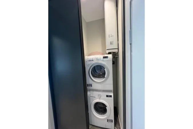 Tirane, jepet me qera apartament 1+1 , 70 m² 1.300 € 